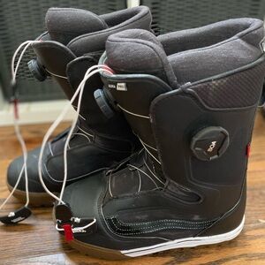 Vans Aura Pro Snowboard Boots